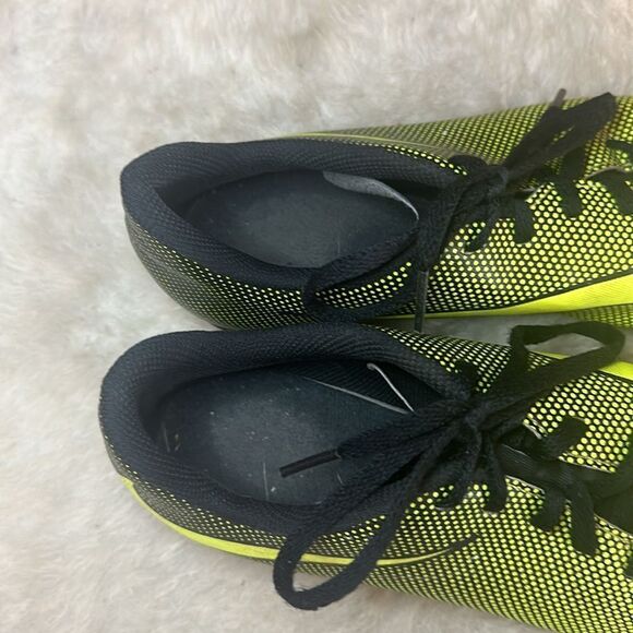 Nike Soccer Cleats 5 (7001) - Picture 3 of 7